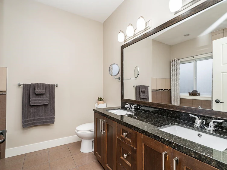 17289 64th Avenue, Surrey, BC, V3S 1Y6 - 17