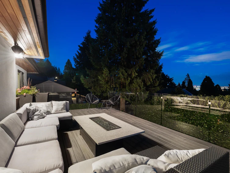 741 Winona Avenue, North Vancouver, BC, V7R 2B2 - 36