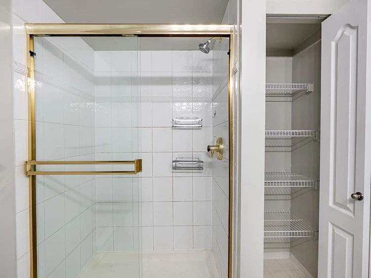 203-15130 108 Avenue, Surrey, BC, V3R 0T8 - 14