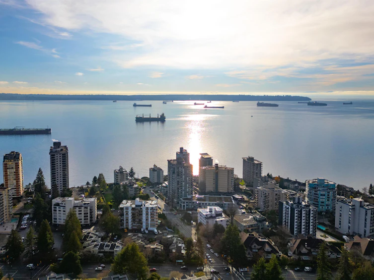 2047 Fulton Avenue, West Vancouver, BC, V7V 1T3 - 40