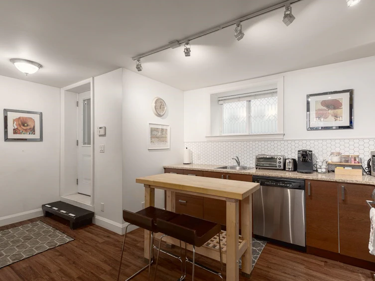 248 E 17th Avenue, Vancouver, BC, V5V 1A7 - 23