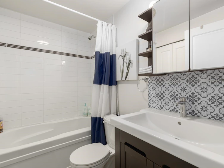 248 E 17th Avenue, Vancouver, BC, V5V 1A7 - 28