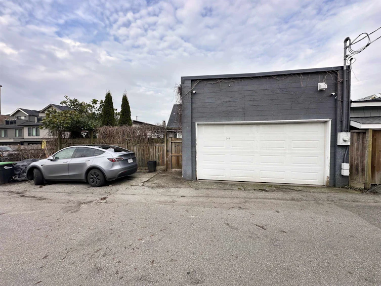 248 E 17th Avenue, Vancouver, BC, V5V 1A7 - 34