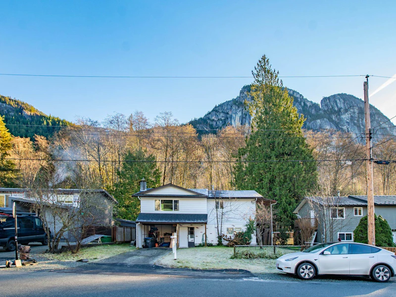 37968 Magnolia Crescent, Squamish BC V0N 0C2