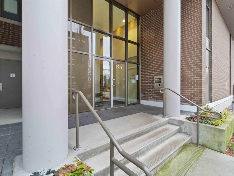 512-1919 Wylie Street, Vancouver, BC, V5Y 0E7 - 3
