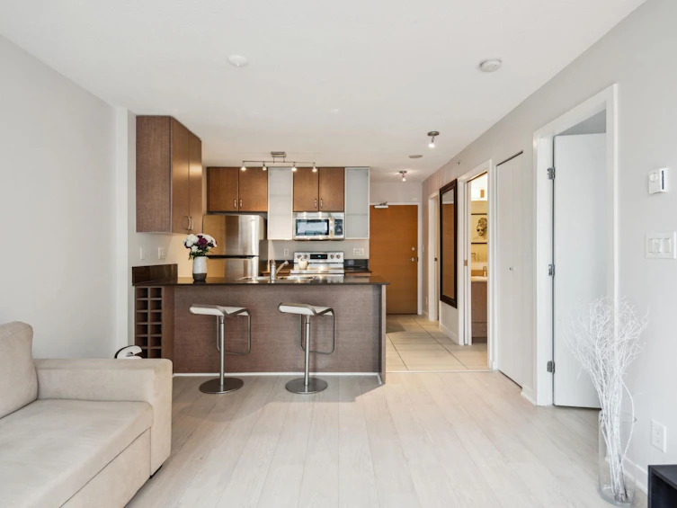904-977 Mainland Street, Vancouver, BC, V6B 1T2