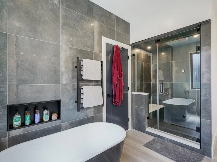 8230 Lakefield Drive, Burnaby, BC, V5E 4G7 - 26