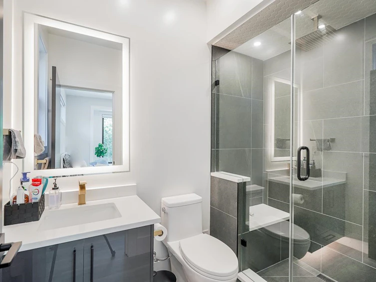 8230 Lakefield Drive, Burnaby, BC, V5E 4G7 - 28