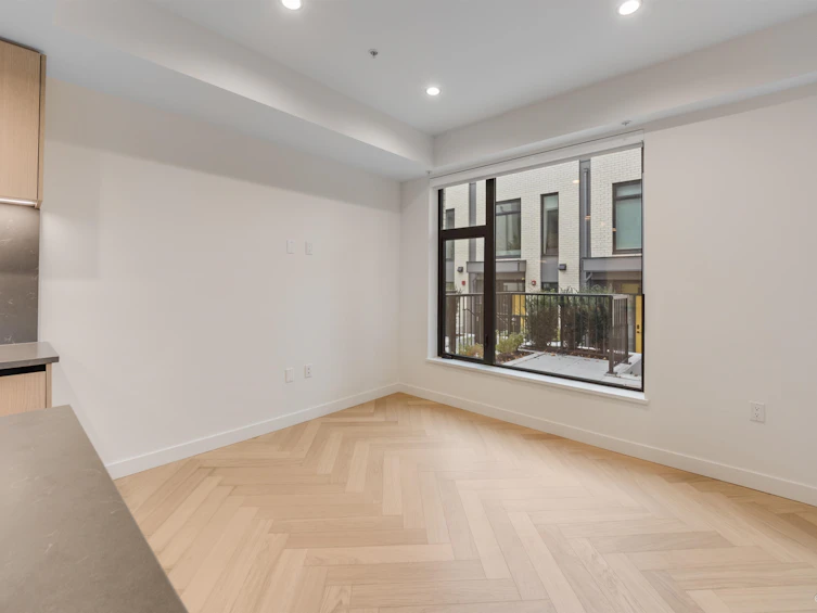 18-6788 Oak Street, Vancouver, BC, V6P 0L2 - 4