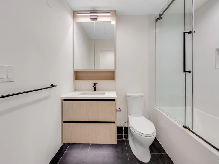 18-6788 Oak Street, Vancouver, BC, V6P 0L2 - 13