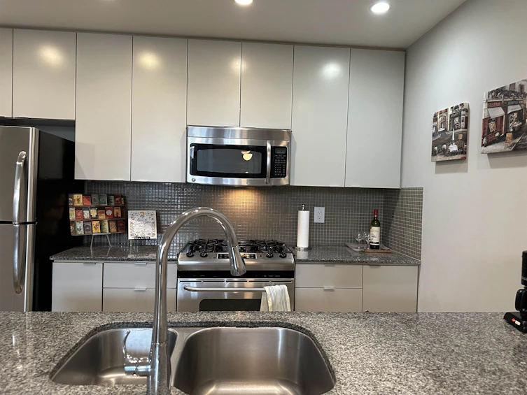 282 E 11th Avenue, Vancouver, BC, V5T 2C3 - 12