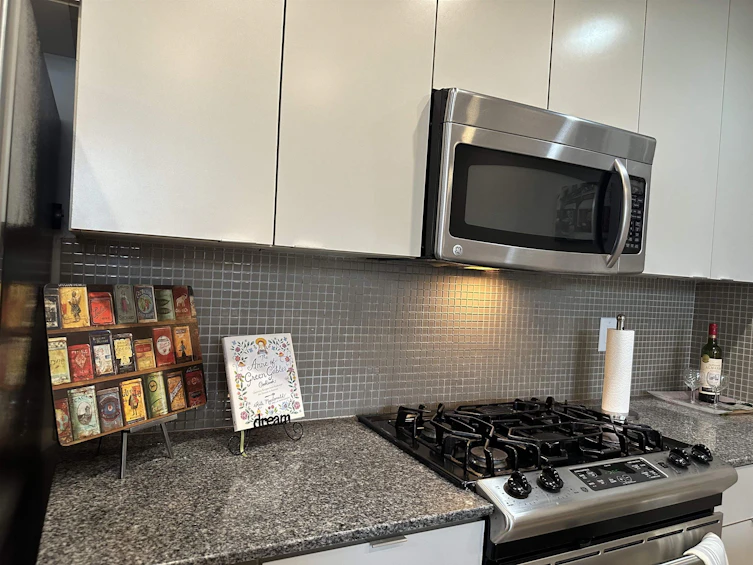 282 E 11th Avenue, Vancouver, BC, V5T 2C3 - 17