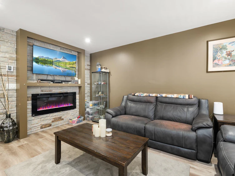 39-2830 W Bourquin Crescent, Abbotsford, BC, V2S 5N8 - 2