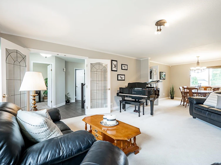 5652 E Sunrise Crescent, Surrey, BC, V3S 7M5 - 3
