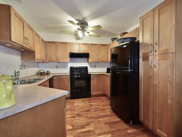 302-15621 Marine Drive, Surrey, BC, V4B 1E1 - 15