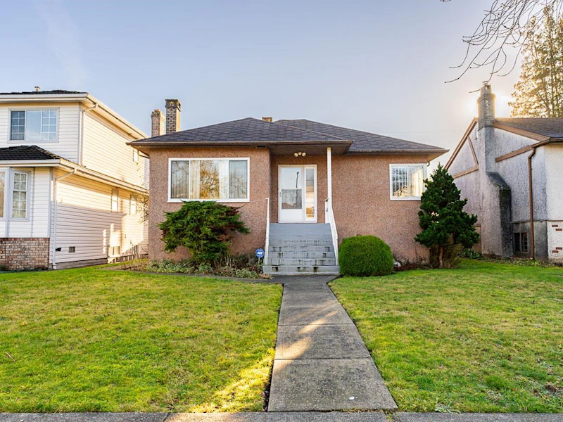 2730 E 3rd Avenue, Vancouver BC V5M 1H4