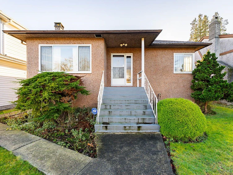 2730 E 3rd Avenue, Vancouver, BC, V5M 1H4 - 4