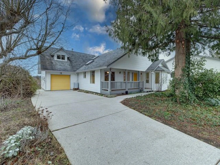 6308 Homestead Avenue, Sechelt, BC, V7Z 0M6 - 2