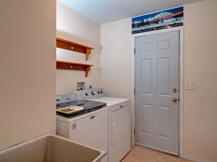 6308 Homestead Avenue, Sechelt, BC, V7Z 0M6 - 34