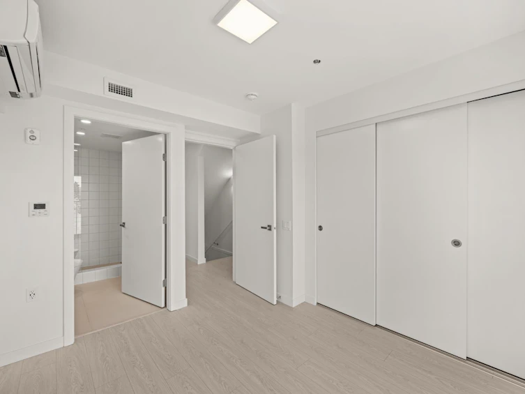333-1120 E Georgia Street, Vancouver, BC, V6A 0K2 - 11