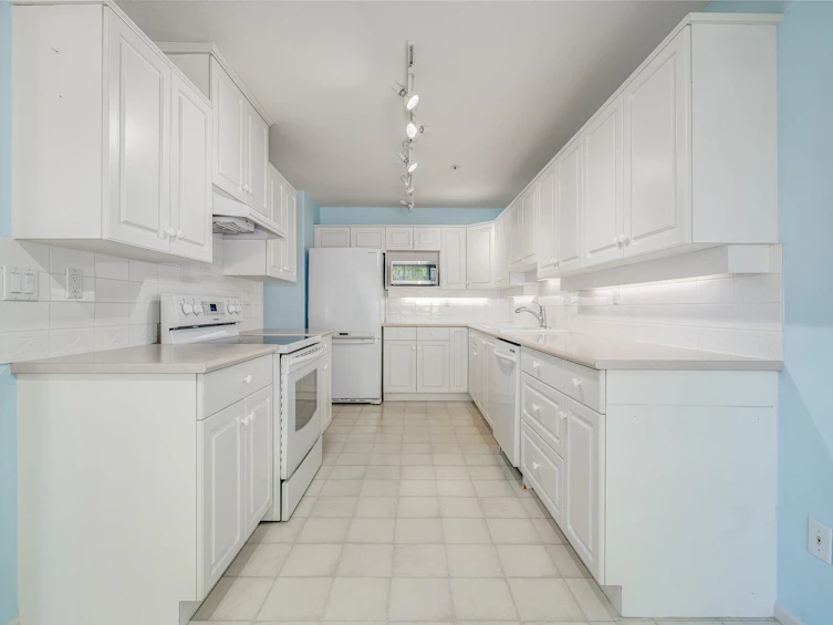 309S-1100 56 Street, Delta, BC, V4L 2N2 - 9