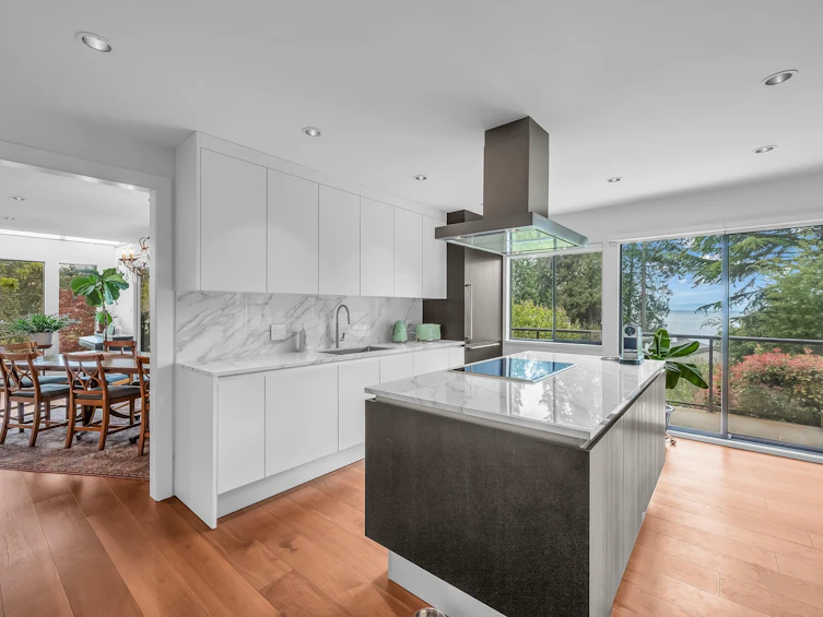 5312 Marine Drive, West Vancouver, BC, V7W 2P8 - 6