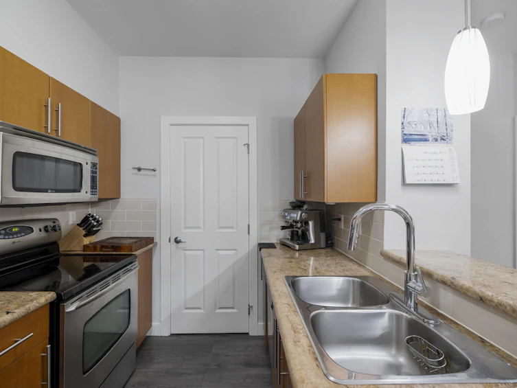 206-2478 Shaughnessy Street, Port Coquitlam, BC, V3C 0A1 - 5