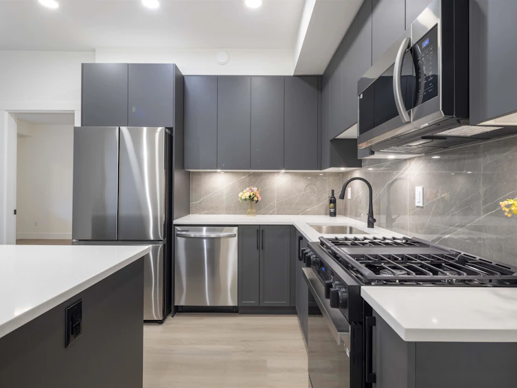 310-3480 146a, Surrey, BC, V4P 0H6 - 4