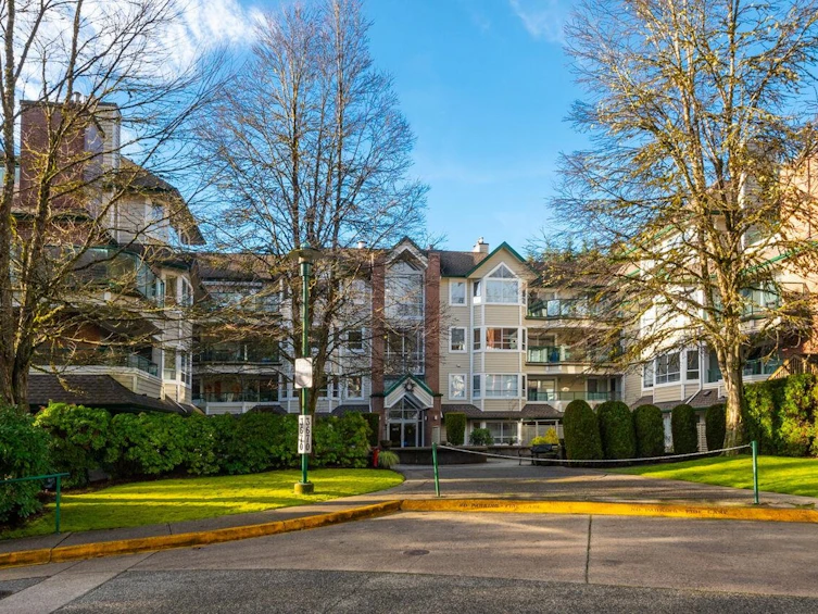 305-3670 Banff Court, North Vancouver, BC, V7H 2Y7 - 3