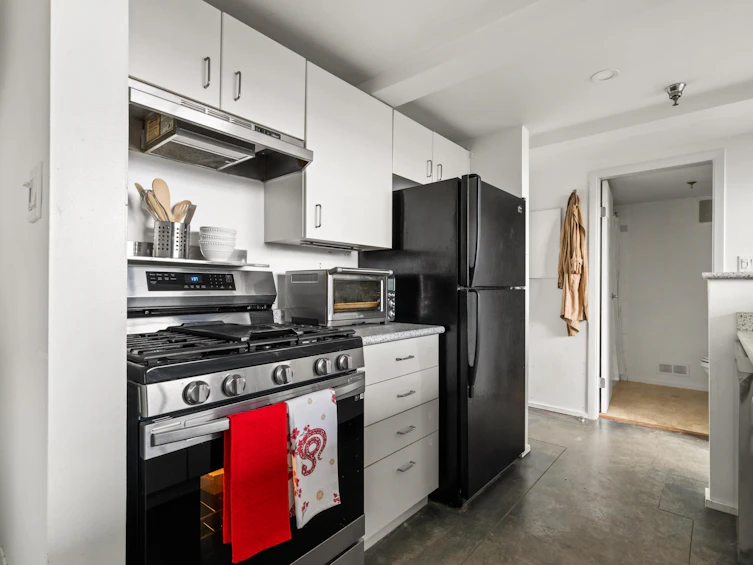 208-2001 Wall Street, Vancouver, BC, V5L 5E4 - 14