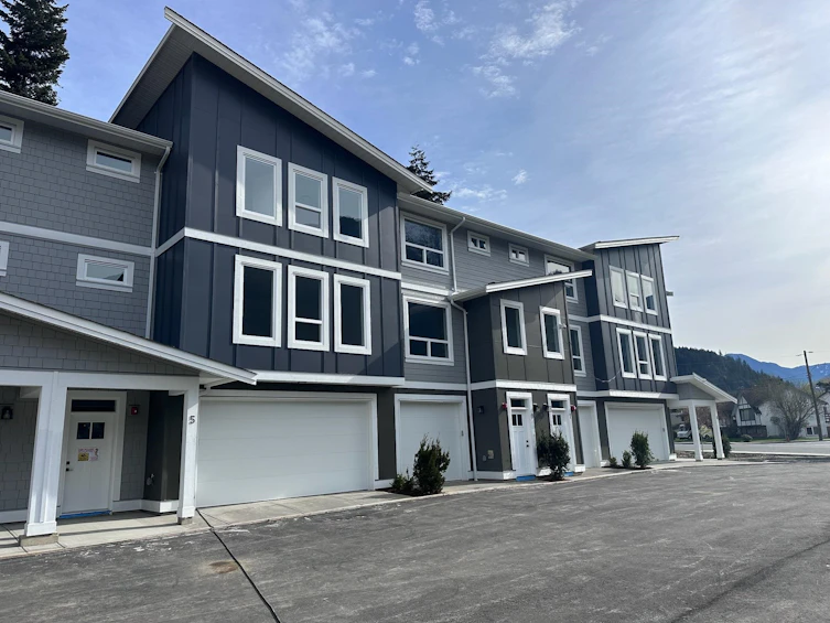 4-455 Coquihalla Street, Hope, BC, V0X 1L0