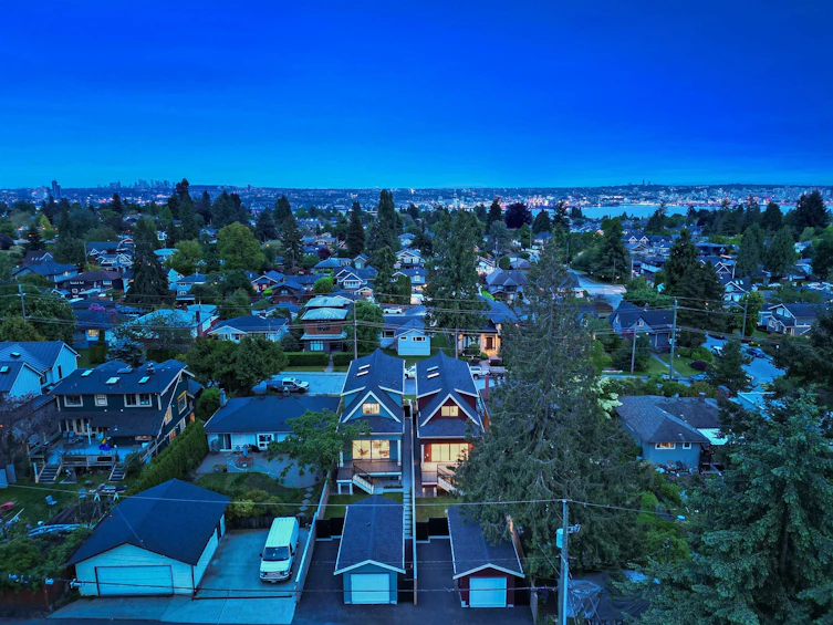 416 E 16th Street, North Vancouver, BC, V7L 2T5 - 40