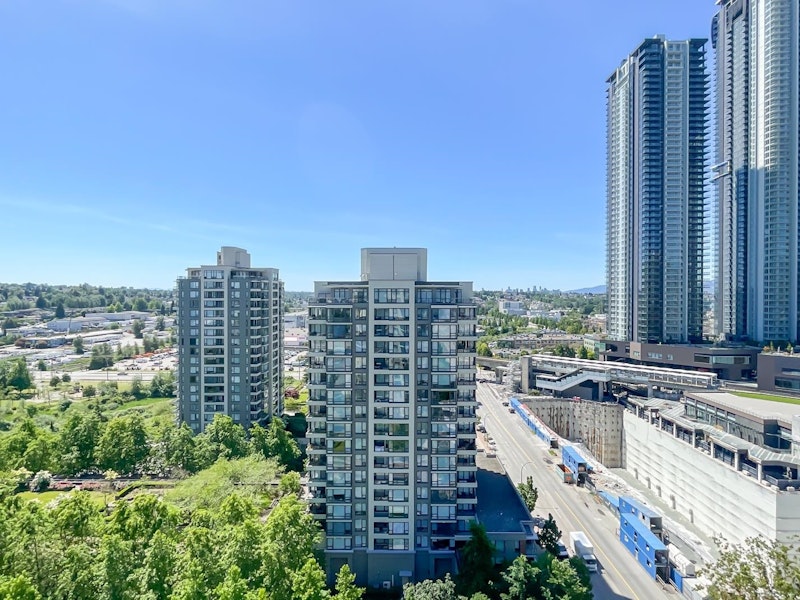 1701 - 4250 Dawson Street, Burnaby BC V5C 4B1