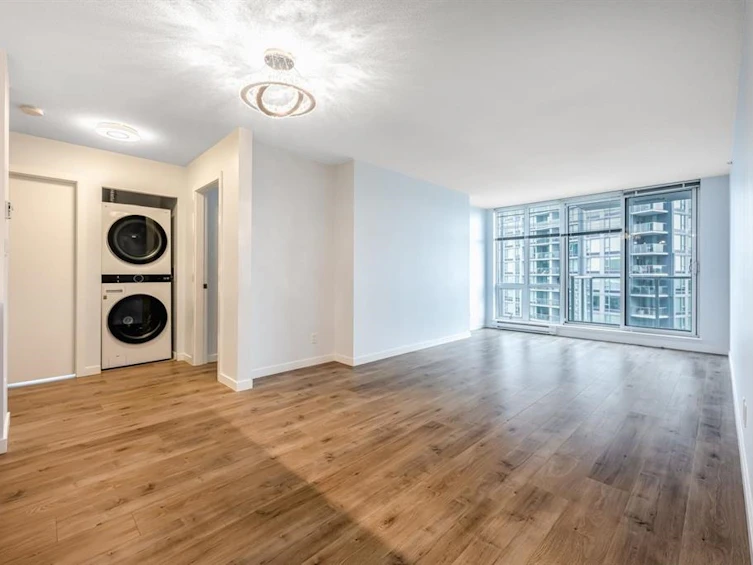 1402-9981 Whalley Boulevard, Surrey, BC, V3T 0G6 - 3