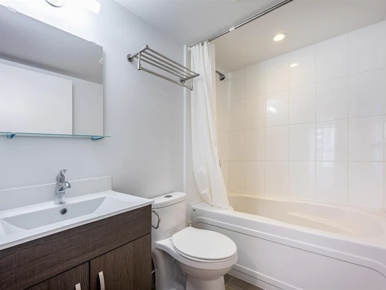 1402-9981 Whalley Boulevard, Surrey, BC, V3T 0G6 - 13