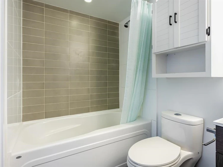 1402-9981 Whalley Boulevard, Surrey, BC, V3T 0G6 - 16
