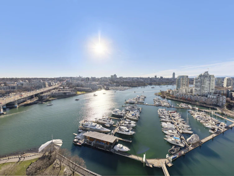2307-1033 Marinaside Crescent, Vancouver, BC, V6Z 3A3 - 2