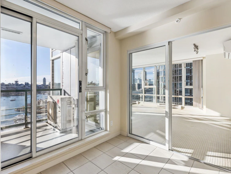 2307-1033 Marinaside Crescent, Vancouver, BC, V6Z 3A3 - 15