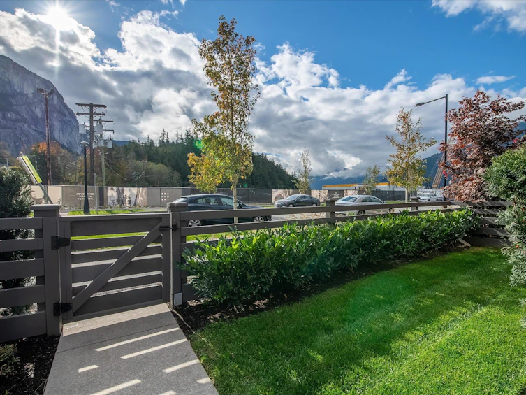 1376 Peakside Place, Squamish, BC, V8B 1A8 - 30