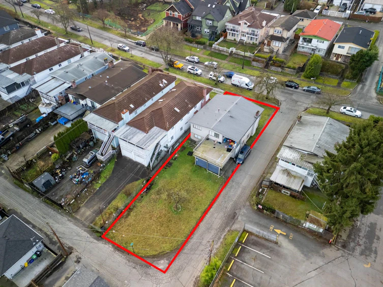 1425 E 18th Avenue, Vancouver, BC, V5N 2H2 - 2