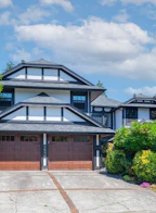5680 Goldenrod Crescent
