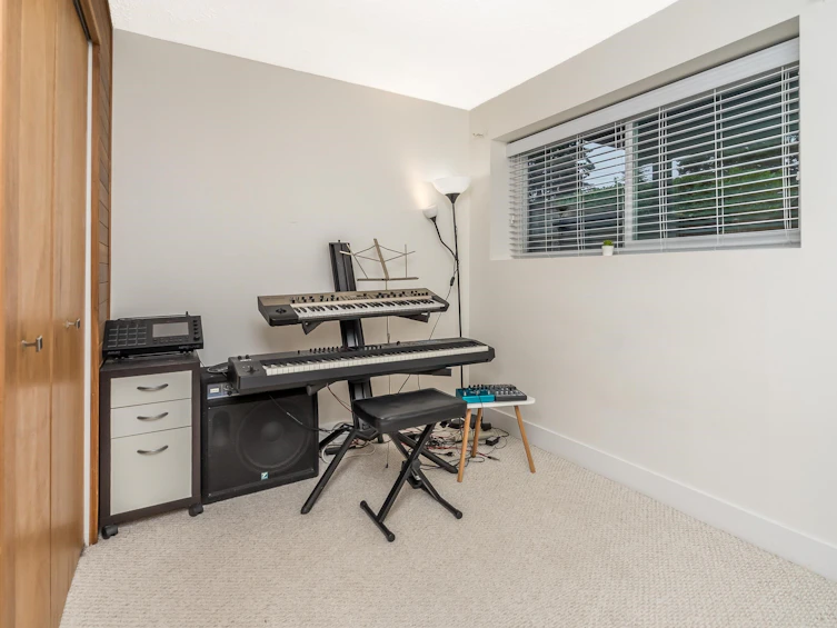 1332 129b Street, Surrey, BC, V4A 3Z3 - 34