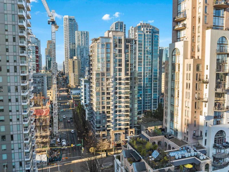 2103 - 1295 Richards Street, Vancouver BC V6B 1B7