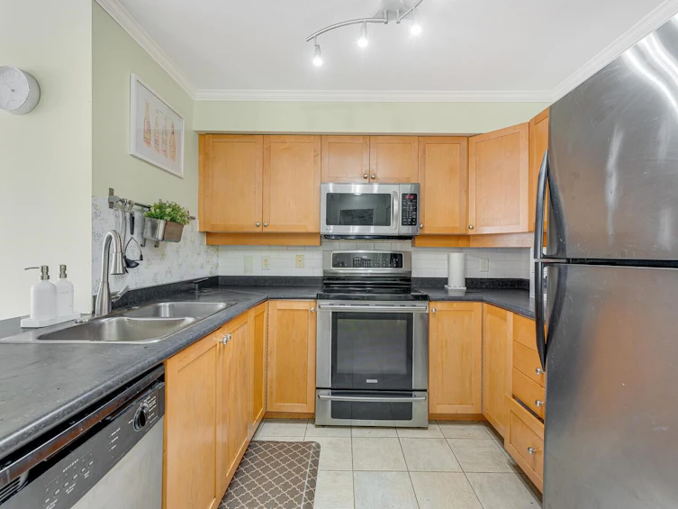 205-38 Seventh Avenue, New Westminster, BC, V3L 5W2 - 5