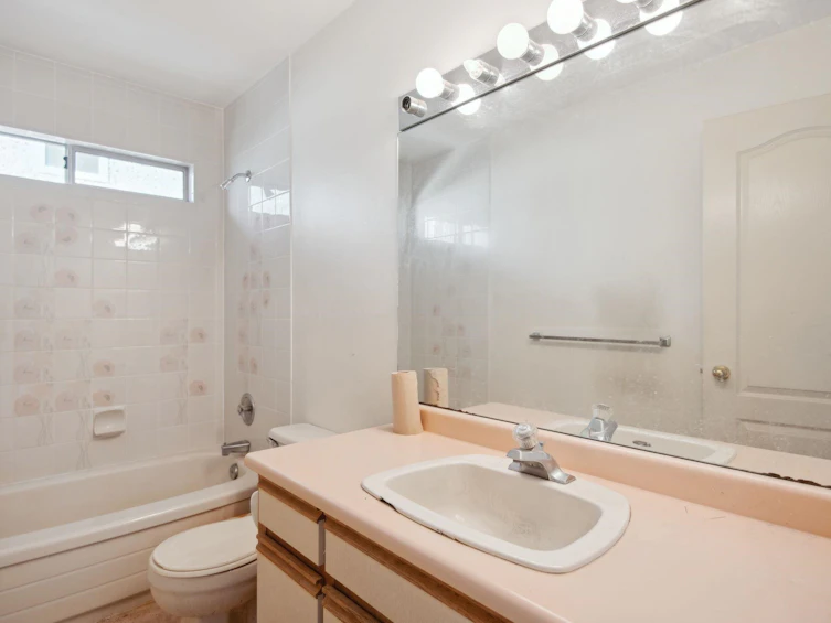 2760 W 20th Avenue, Vancouver, BC, V6L 1H2 - 24