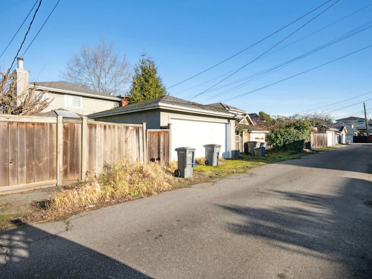 2760 W 20th Avenue, Vancouver, BC, V6L 1H2 - 39
