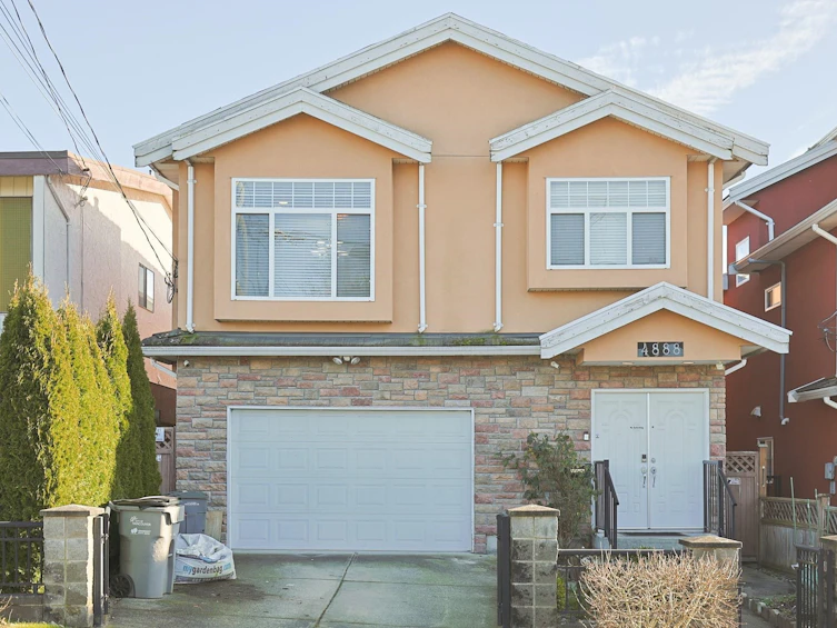 4888 Manor Street, Vancouver, BC, V5R 3Y2