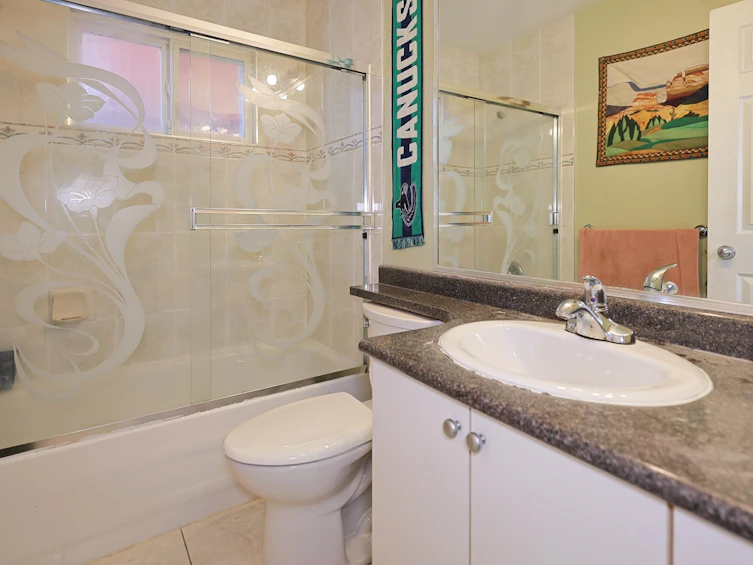 4888 Manor Street, Vancouver, BC, V5R 3Y2 - 9