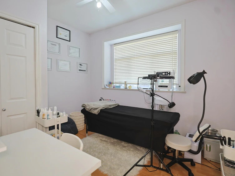 4888 Manor Street, Vancouver, BC, V5R 3Y2 - 18