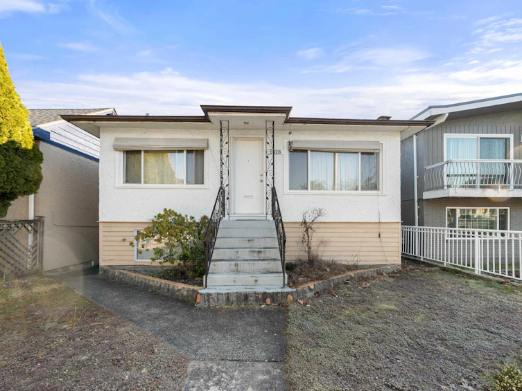 5628 Killarney Street, Vancouver, BC, V5R 3W2